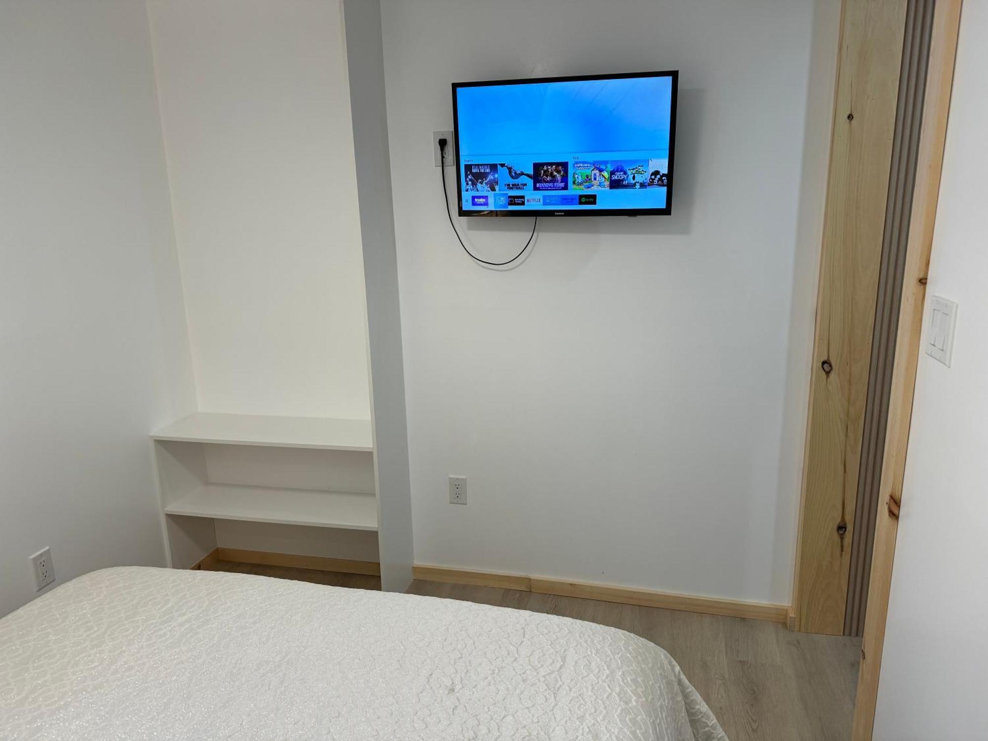Private Entrance, Private Bathroom, Bedroom And Workspace Ottawa Exteriör bild